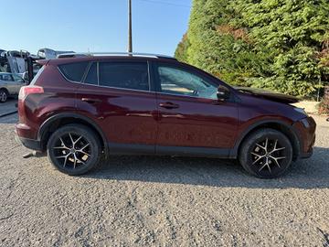 TOYOTA RAV4 RICAMBI USATI