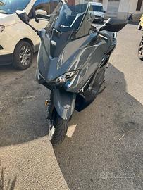 T MAX 560 2021 tech max