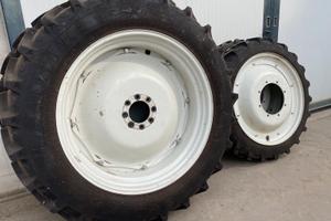 Treno completo ruote trattore New Holland TL-T5
