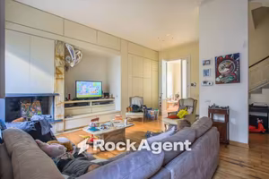 Villetta a schiera di 357 m² con più di 5 locali a
