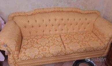 poltrone e divano rustiche damascate arte povera
