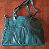 borsa verde scuro pelle ecologica. 