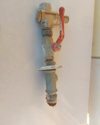  tubo con raccordi e valvole