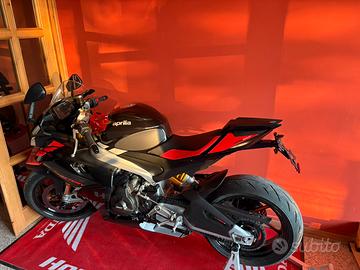 Aprilia rs660 factory
