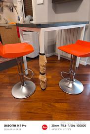 tavolo alto tipo bancone con 4 sgabelli 