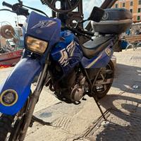 MOTO YAMAHA XT 600E 2002