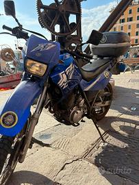 MOTO YAMAHA XT 600E 2002