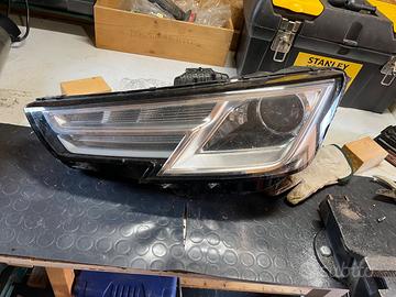 Faro Audi b9 sinistro