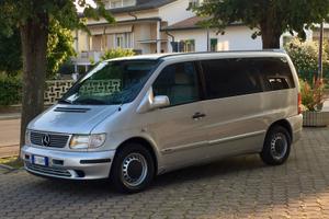 Mercedes V230