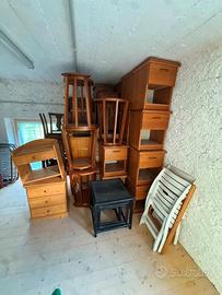 STOCK COMODINI, TAVOLINI E SEDIE