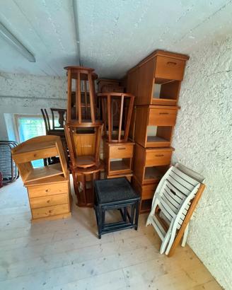 STOCK COMODINI, TAVOLINI E SEDIE