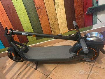 Monopattino ninebot segway F65i