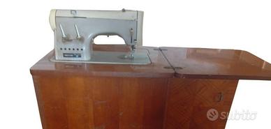 Macchina da cucire Necchi, mod. 267, vintage