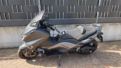 Yamaha T-max