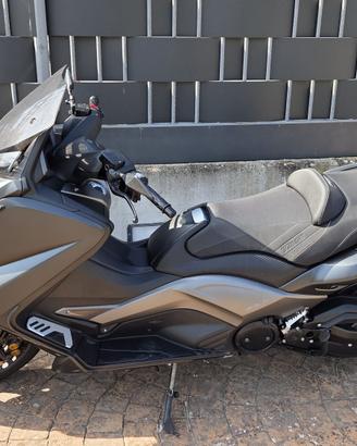 Yamaha T-max