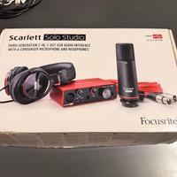 Kit Scarlett Solo Microfono Cuffie Scheda Audio