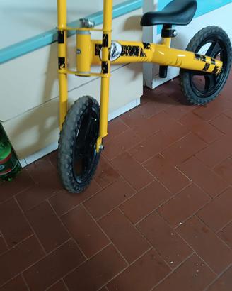 Bicicletta senza pedali