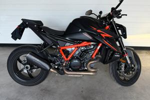 KTM 1390 R super duke