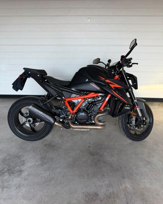 KTM 1390 R super duke