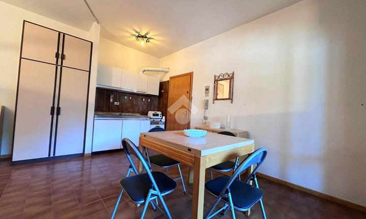 MONOLOCALE A COMACCHIO