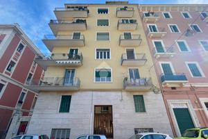 2 LOCALI A BARI