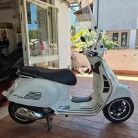 Piaggio Vespa 300 GTS SUPER 2023 PASSAGGIO GARANZI