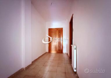 Appartamento a Nuoro, Via Oggiano