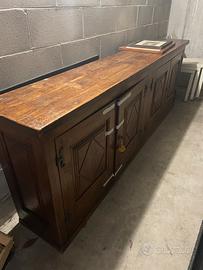 Mobile antico in legno di noce