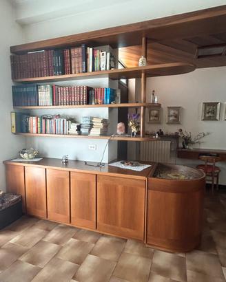 Sala completa,Parete Attrezzata e Vetrina in Legno