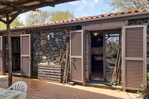 Casa di campagna con terreno a Rovittello
