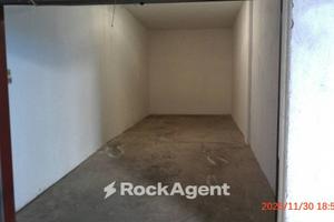 INTERESSANTISSIMO GARAGE IN AREA PRIVATA E RECINTA