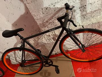 Bicicletta scatto fisso
