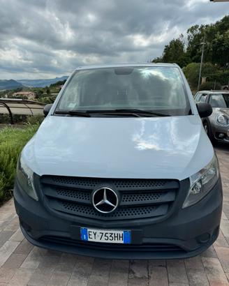 Mercedes Vito 111 long