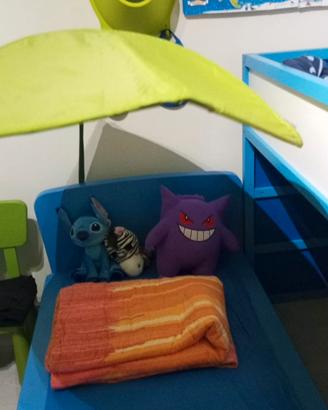 Mensola verde portaoggetti Ikea a parete
