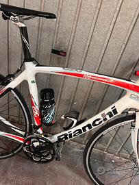 Bici Bianchi da corsa in carbonio