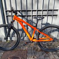 MOUNTAIN BIKE ROCKRIDER ST 500,26"POLLICI 