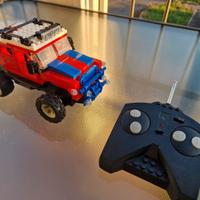 Piccola macchina tipo Lego con radiocomando