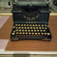 macchina da scrivere vintage Yost Typewriter n. 15