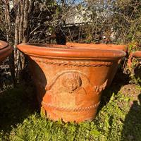 Vaso in cotto festonato