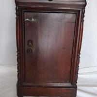 COMODINO SINGOLO DELLA META' 800 IN NOCE .