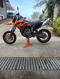 Ktm supermotard 640lc4
