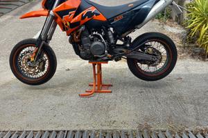 Ktm supermotard 640lc4