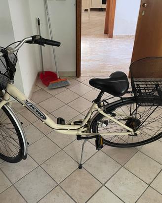 Vicini bicicletta donna