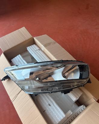FARO ANTERIORE DX ELETR DAILY IVECO 2014 FINO 2019