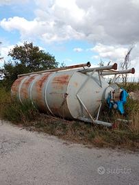 Silos in acciaio da 300 ql