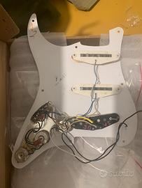 Mascherina con pickup fender stratocaster