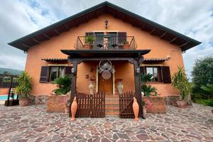 VILLA SINGOLA A QUARTO