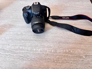 Canon EOS 2000D+obbiettivo 18-55 mm+ accessori