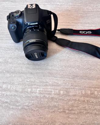 Canon EOS 2000D+obbiettivo 18-55 mm+ accessori