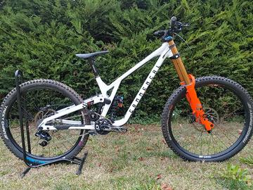 Commencal Supreme DH V5